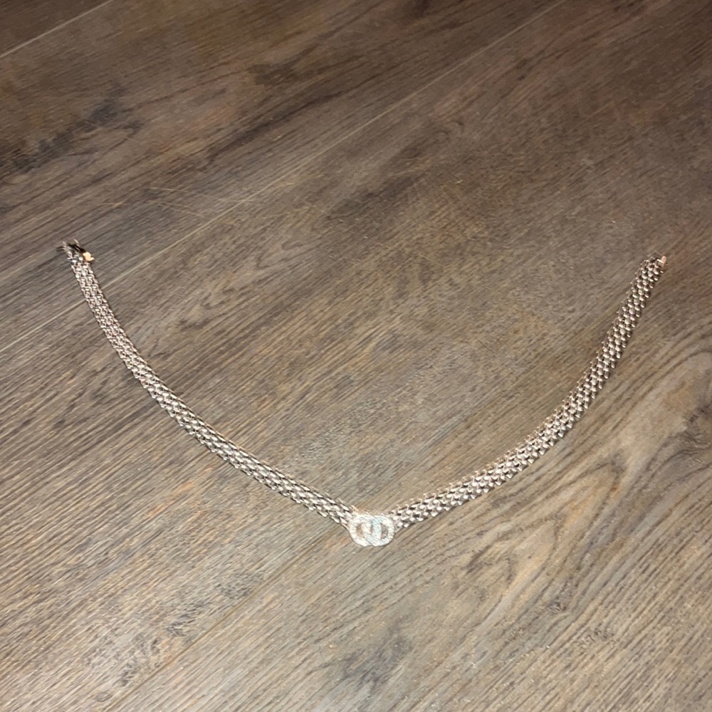 Elegant Silver Necklace with Interlocking Design